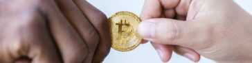Chinese Economist Urges CCP to Reverse Crypto Ban